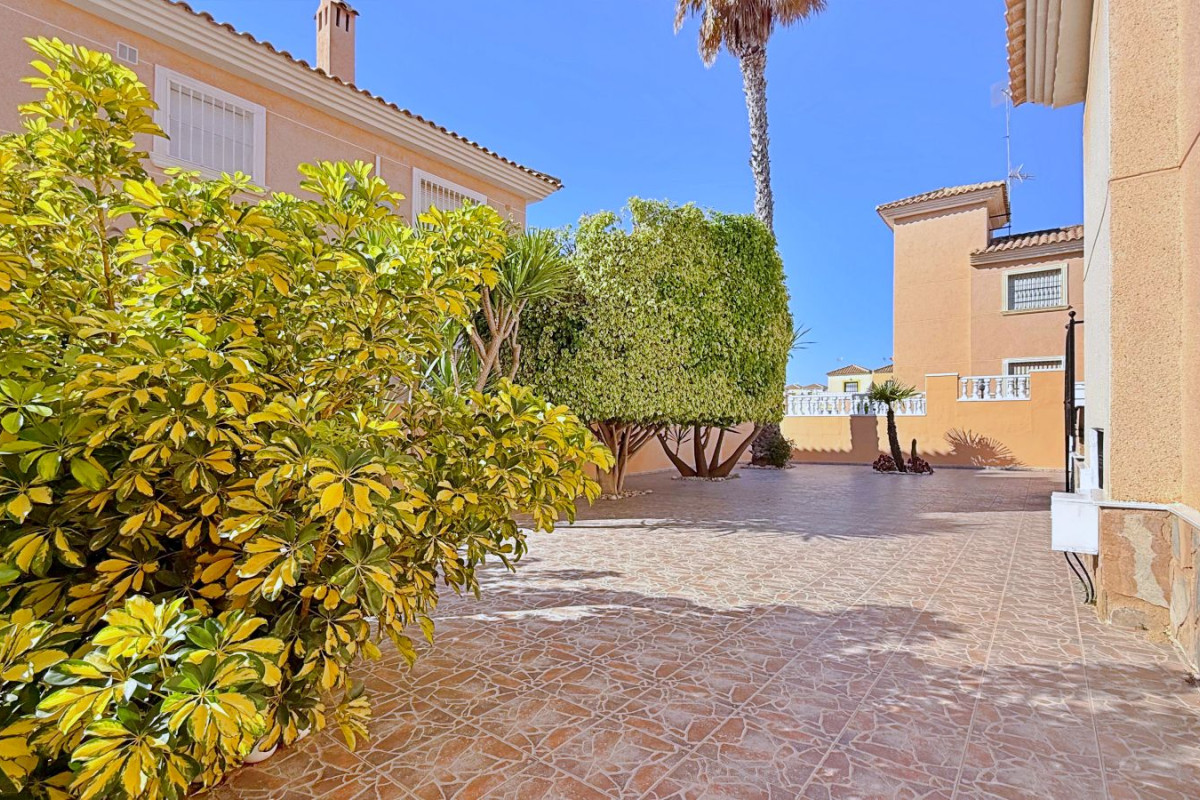 Herverkoop - Vrijstaande Villa - Orihuela Costa - Punta Prima