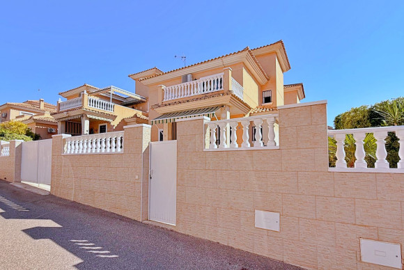 Herverkoop - Vrijstaande Villa - Orihuela Costa - Punta Prima