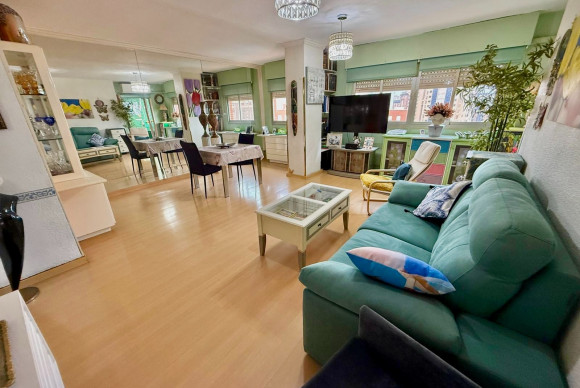 Herverkoop - Apartment / flat - Benidorm - Levante