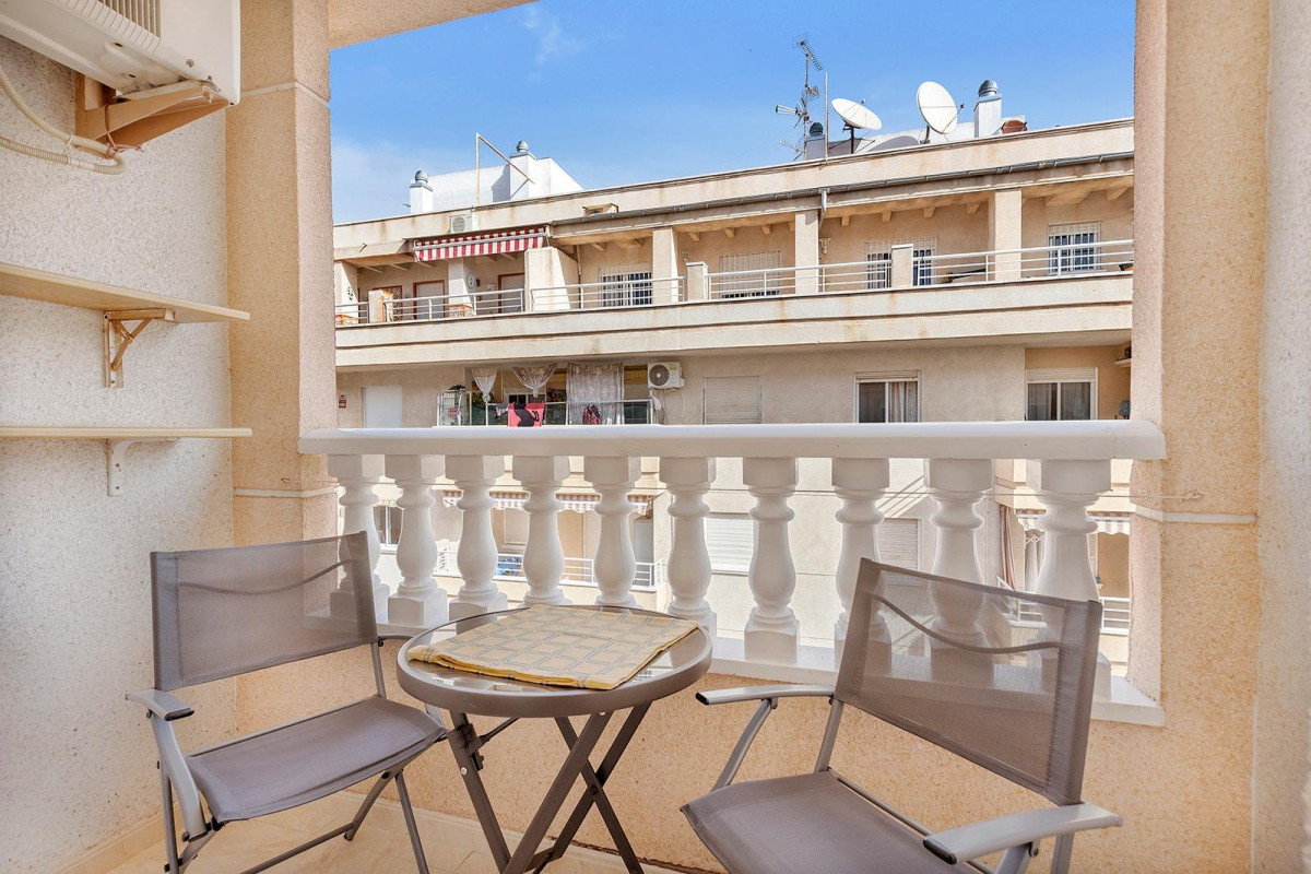 Resale - Apartment  - Torrevieja - Estacion de autobuses