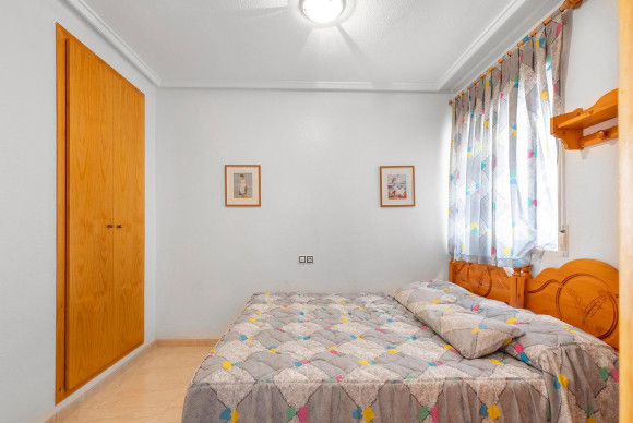 Resale - Apartment  - Torrevieja - Estacion de autobuses