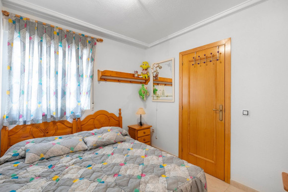 Resale - Apartment  - Torrevieja - Estacion de autobuses