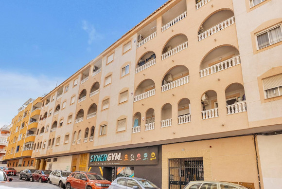 Resale - Apartment  - Torrevieja - Estacion de autobuses