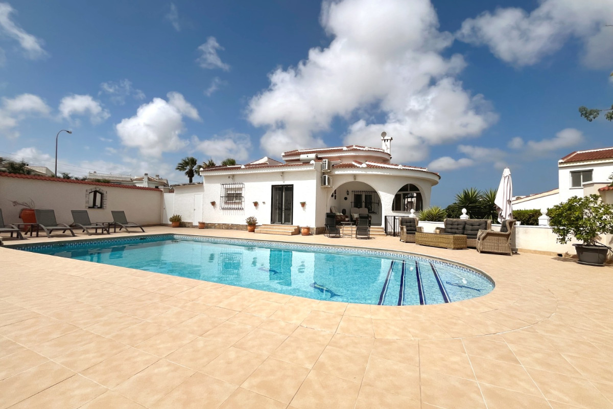 Herverkoop - Vrijstaande Villa - Ciudad Quesada - Upper Golf