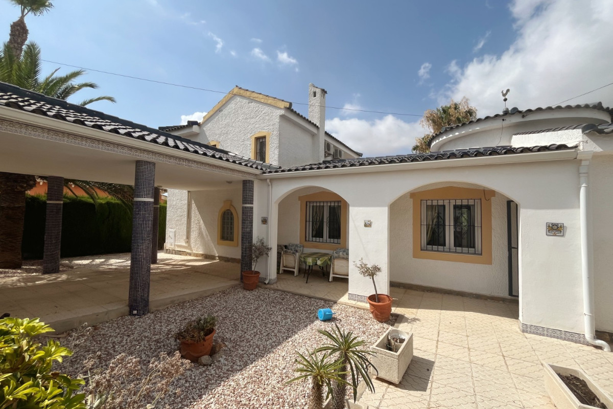 Herverkoop - Vrijstaande Villa - Ciudad Quesada - Central Quesada
