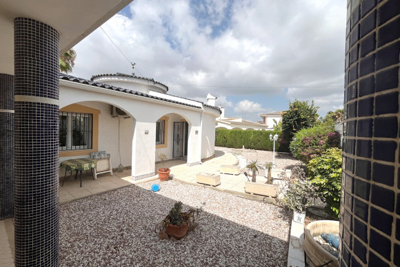 Herverkoop - Vrijstaande Villa - Ciudad Quesada - Central Quesada