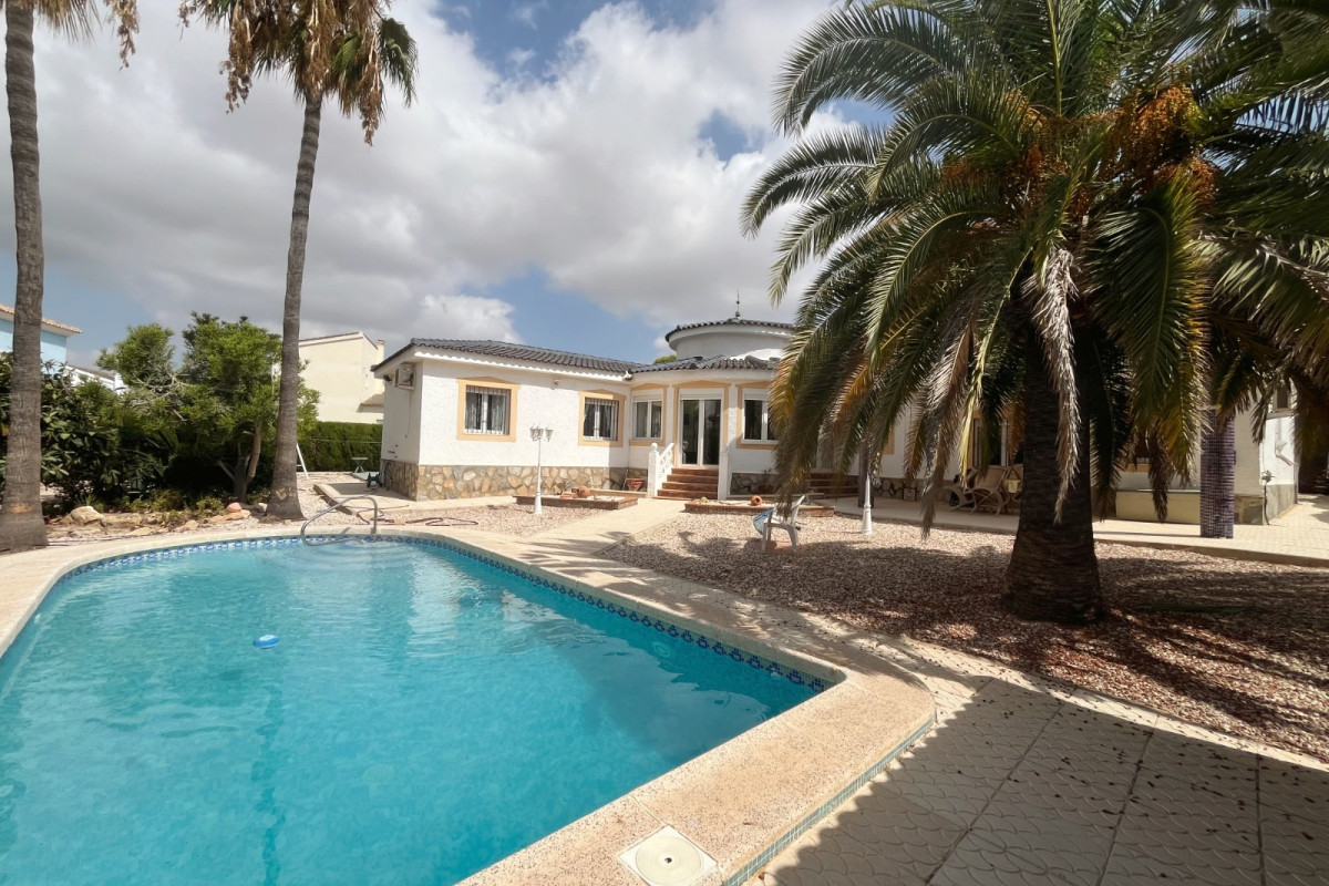 Herverkoop - Vrijstaande Villa - Ciudad Quesada - Central Quesada