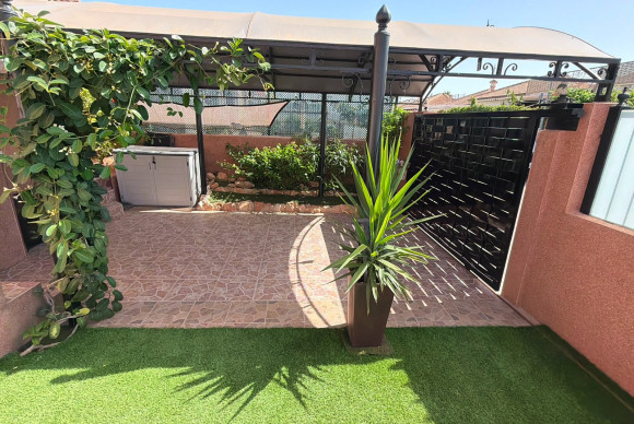 Herverkoop - Vrijstaande Villa - Los Montesinos - La Herrada