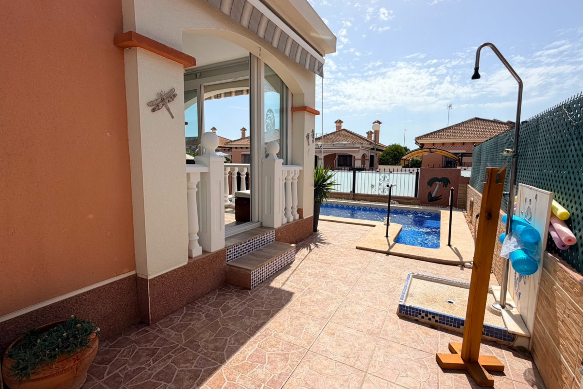 Herverkoop - Vrijstaande Villa - Los Montesinos - La Herrada