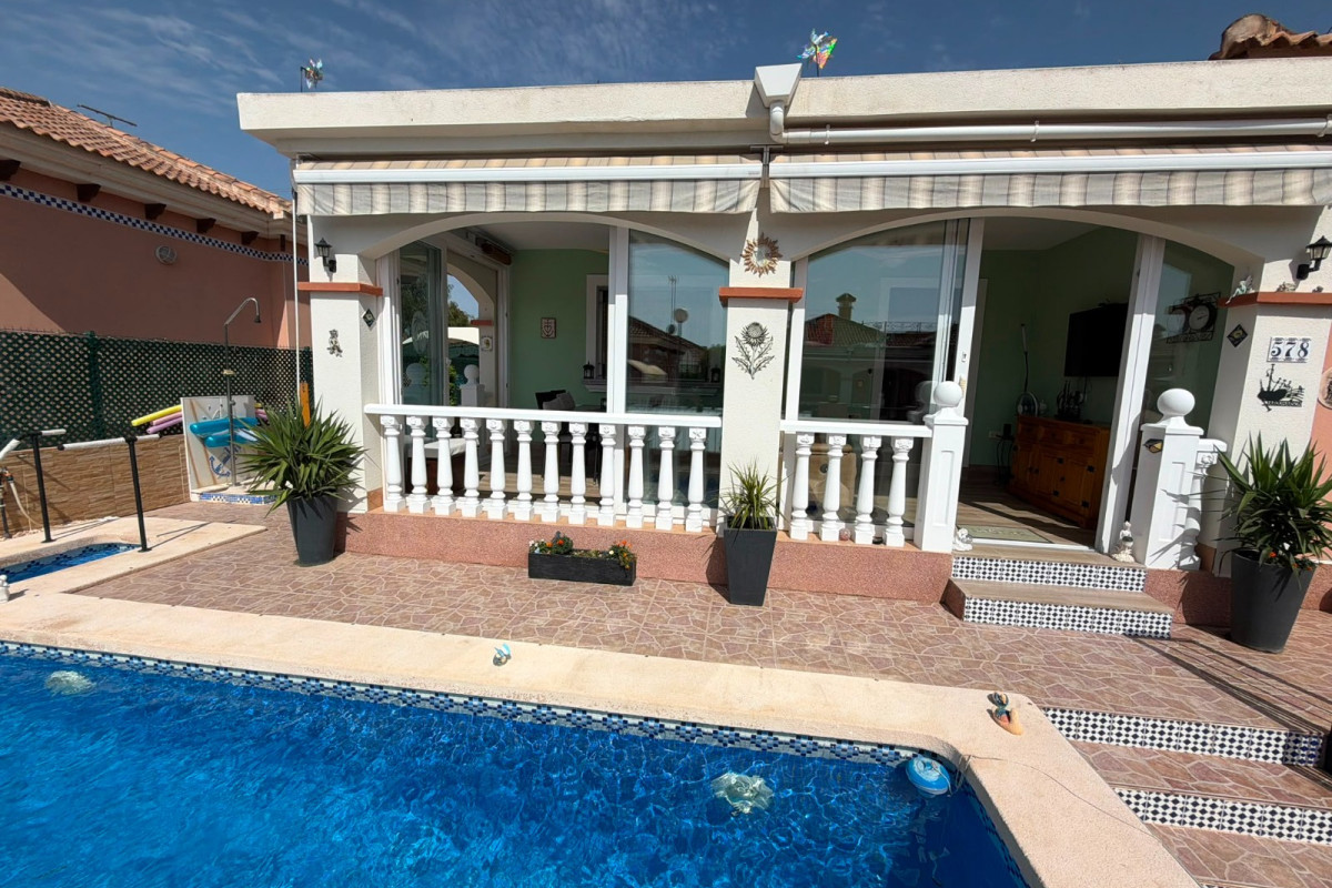 Herverkoop - Vrijstaande Villa - Los Montesinos - La Herrada