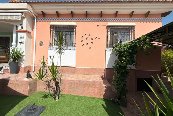 Herverkoop - Vrijstaande Villa - Los Montesinos - La Herrada