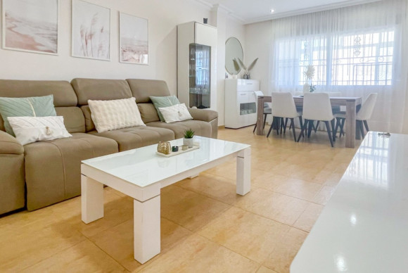 Resale - Townhouse - Orihuela Costa - Punta Prima