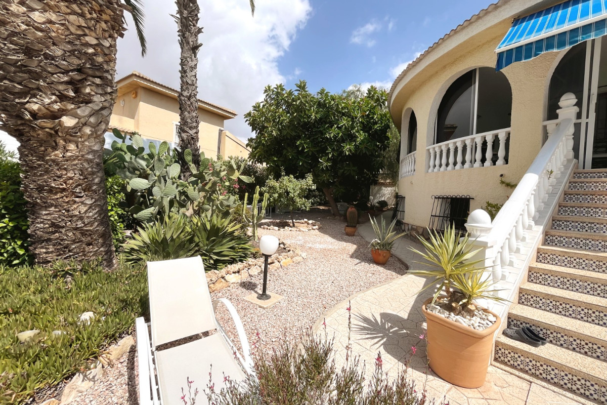 Herverkoop - Vrijstaande Villa - Ciudad Quesada - Central Quesada