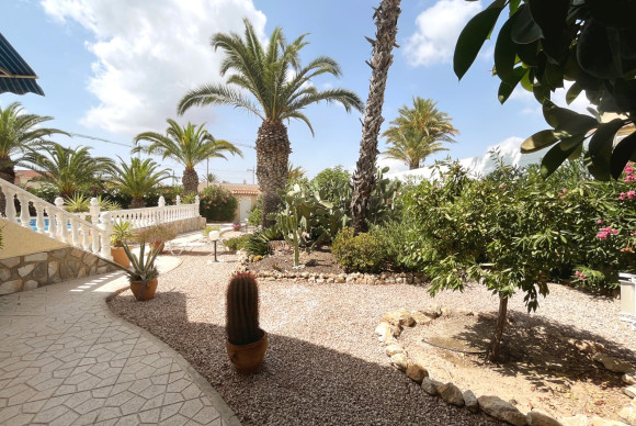 Herverkoop - Vrijstaande Villa - Ciudad Quesada - Central Quesada
