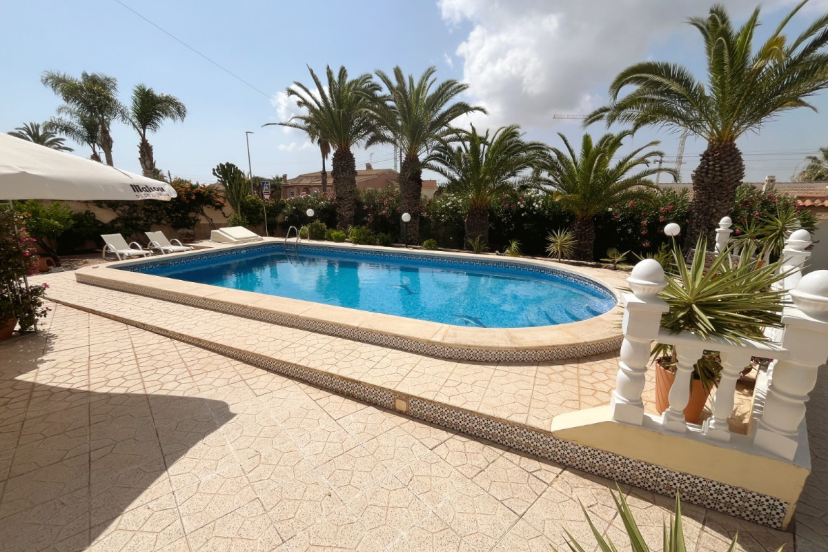 Herverkoop - Vrijstaande Villa - Ciudad Quesada - Central Quesada