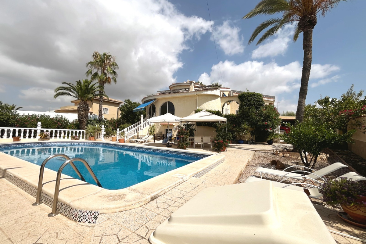 Herverkoop - Vrijstaande Villa - Ciudad Quesada - Central Quesada