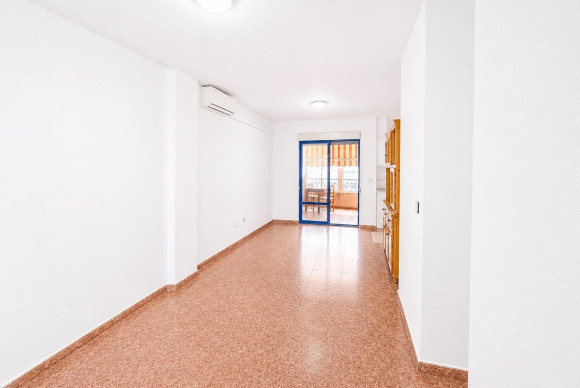 Herverkoop - Appartement  - Torrevieja - Estacion de autobuses