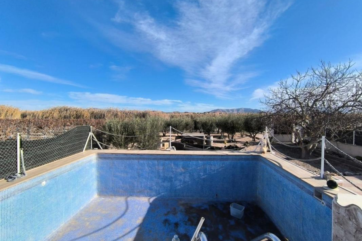 Resale - Villa - Villena