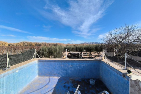 Resale - Villa - Villena