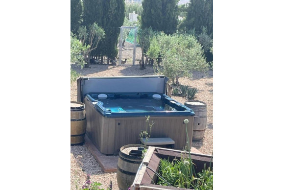 Resale - Villa - Villena