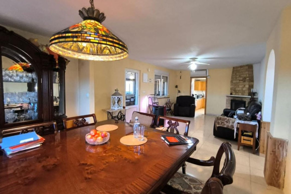Resale - Villa - Villena