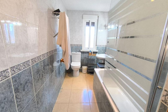 Resale - Villa - Villena