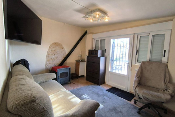 Resale - Villa - Villena