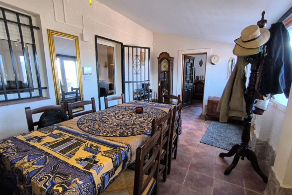 Resale - Villa - Villena