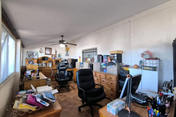 Resale - Villa - Villena