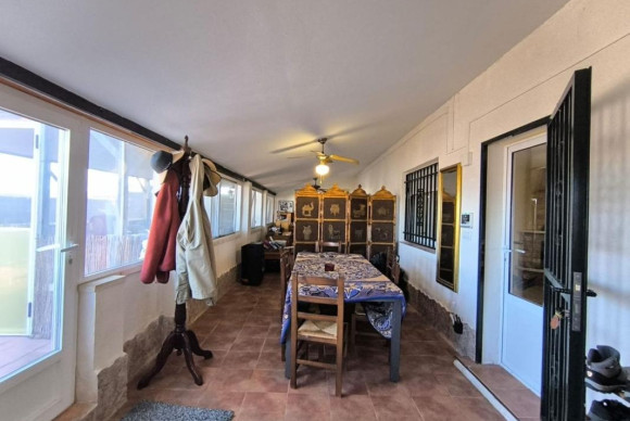 Resale - Villa - Villena