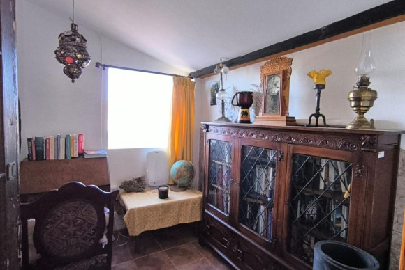 Resale - Villa - Villena