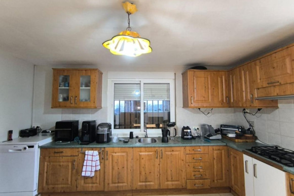 Resale - Villa - Villena