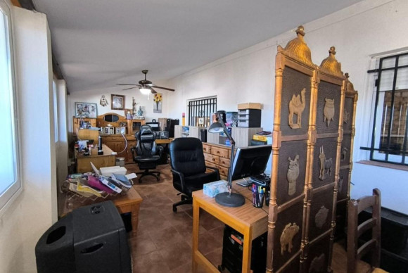 Resale - Villa - Villena