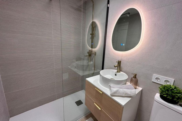 Reventa - Apartamento / piso - Torrevieja - torrevieja