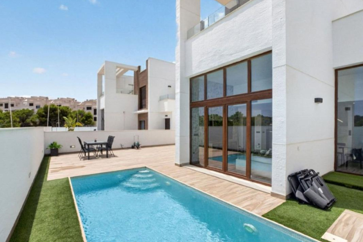 Resale - Villa - Torrevieja - torrevieja