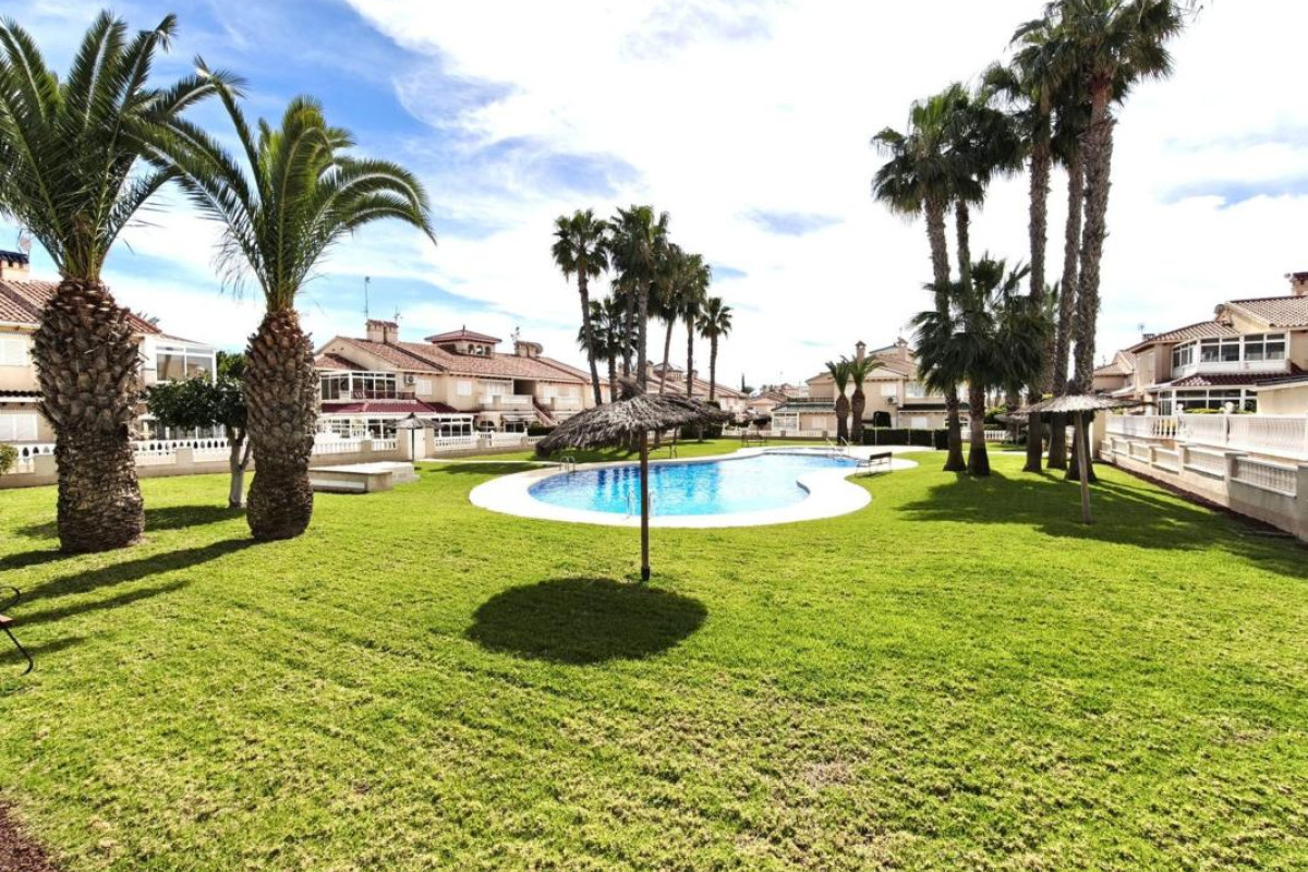 Herverkoop - casas - Orihuela