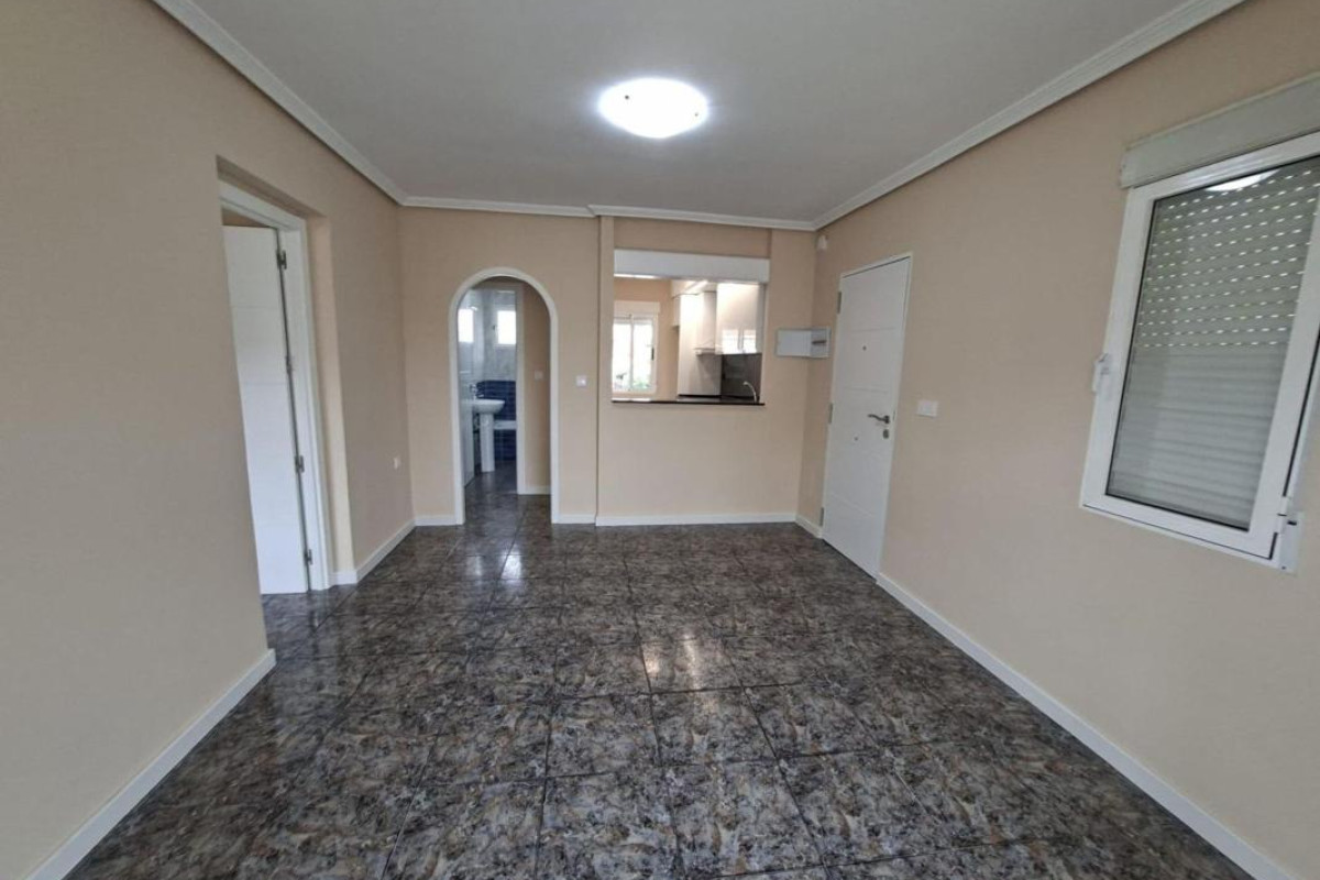 Resale - Villa - Orihuela