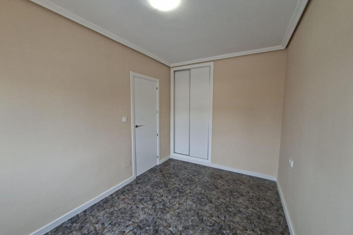 Resale - Villa - Orihuela