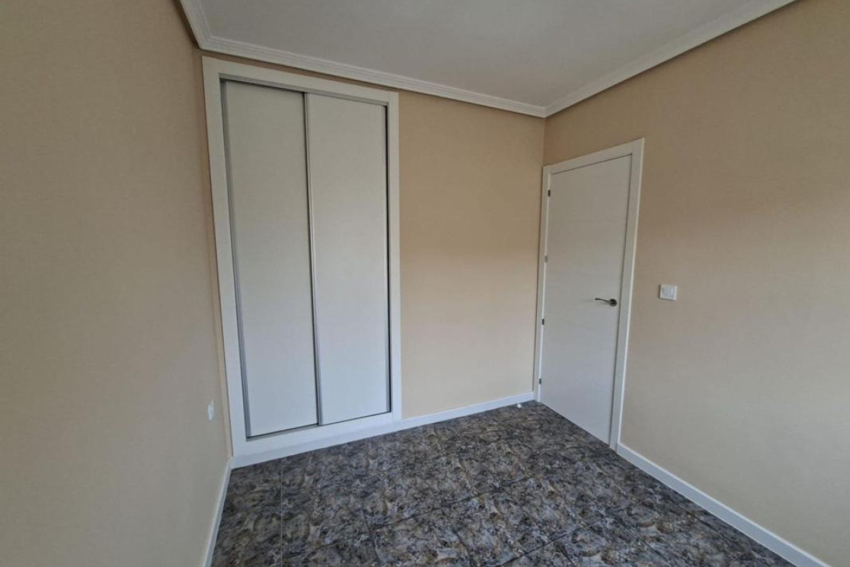 Resale - Villa - Orihuela