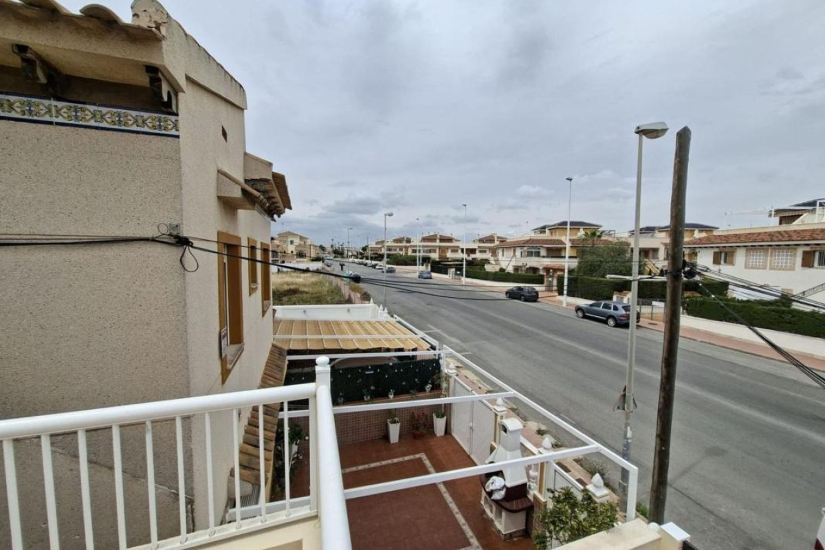 Resale - Villa - Orihuela
