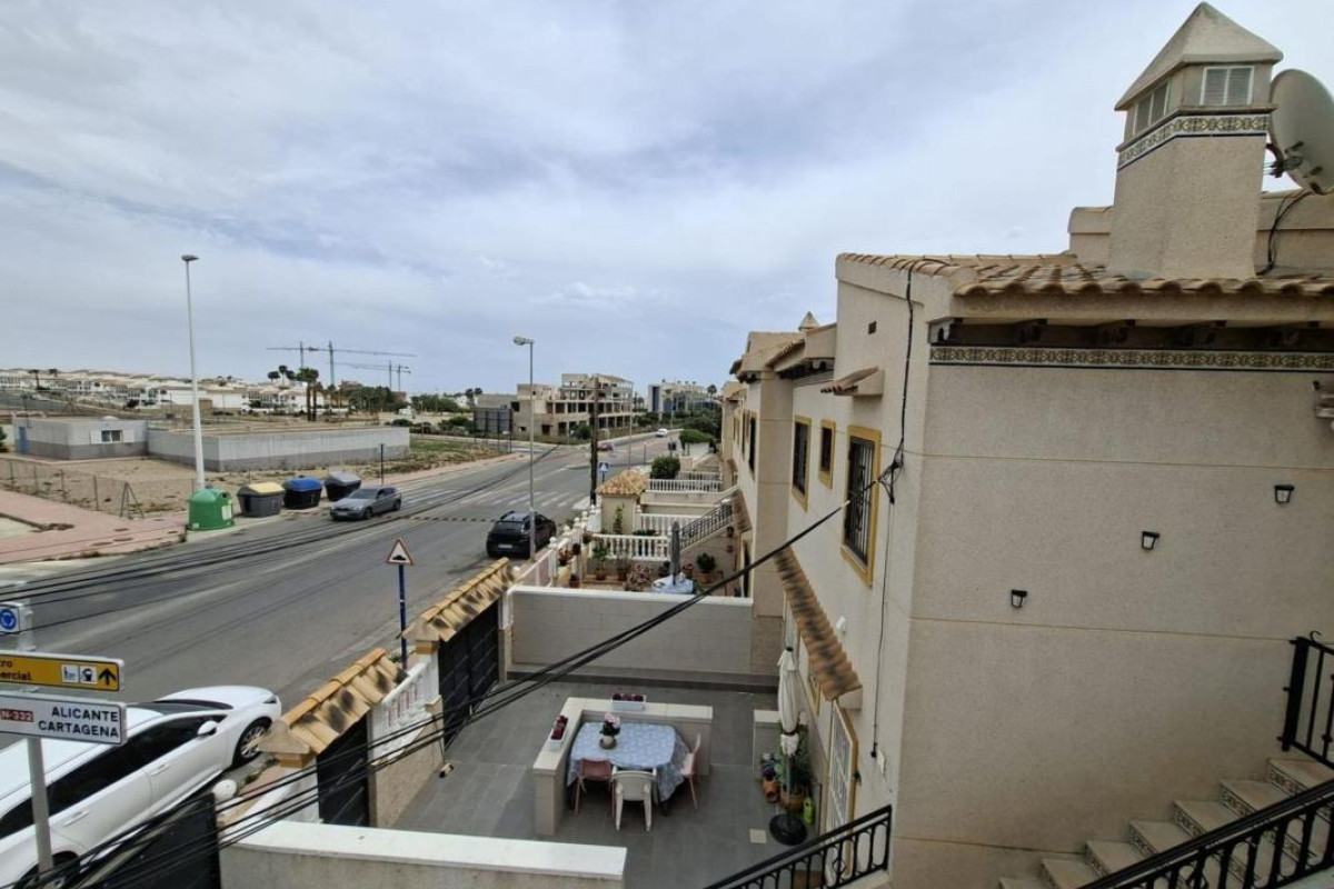 Resale - Villa - Orihuela
