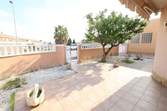 Resale - Villa - Torrevieja - torrevieja