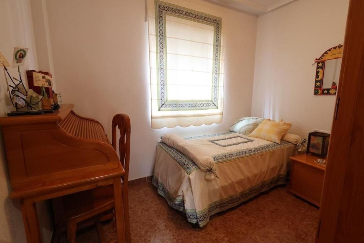 Resale - Villa - Torrevieja - torrevieja