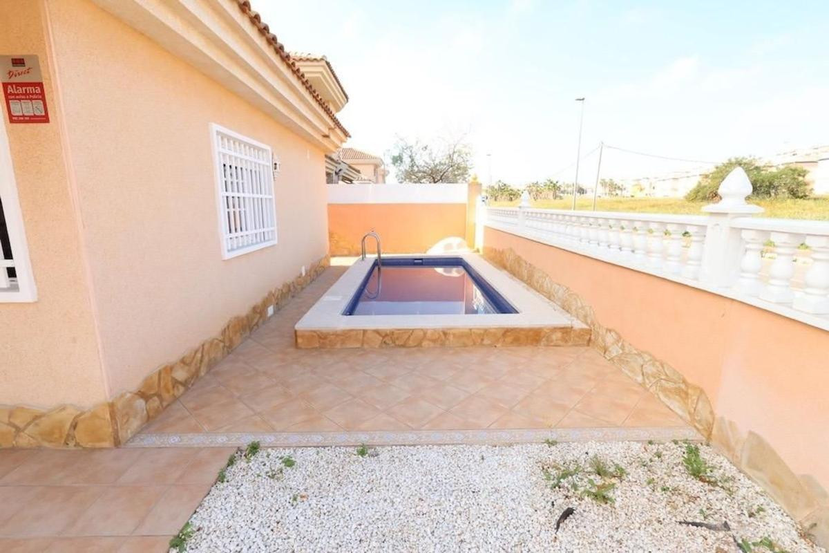 Resale - Villa - Torrevieja - torrevieja
