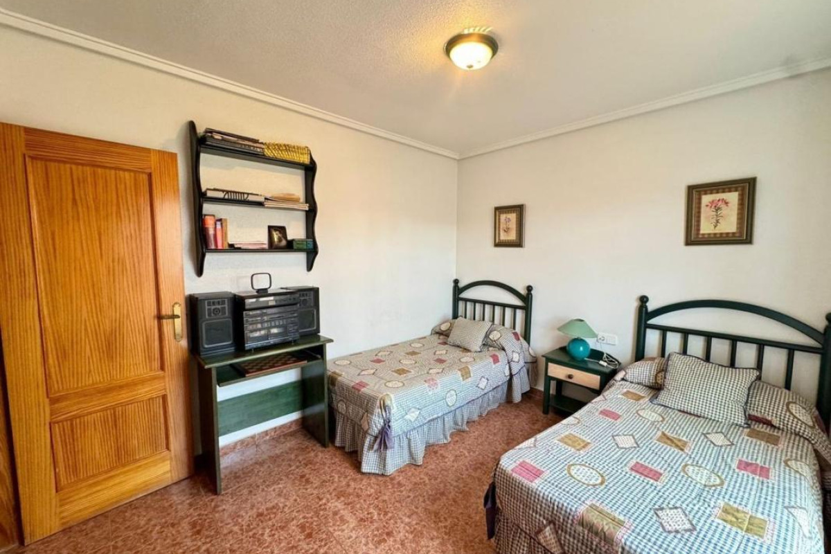 Resale - Villa - Torrevieja - torrevieja