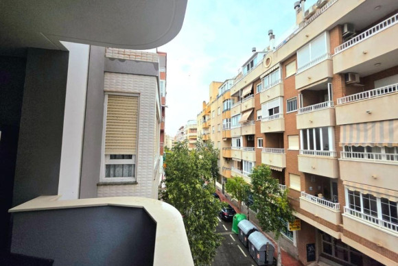 Resale - Apartment  - Torrevieja - torrevieja