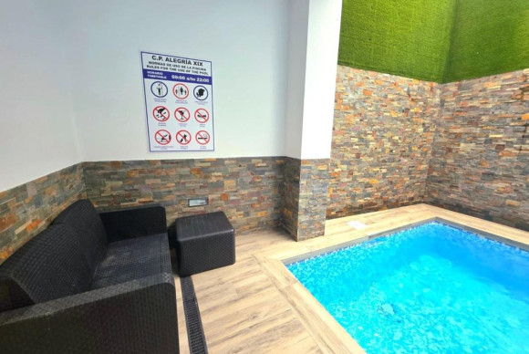 Resale - Apartment  - Torrevieja - torrevieja