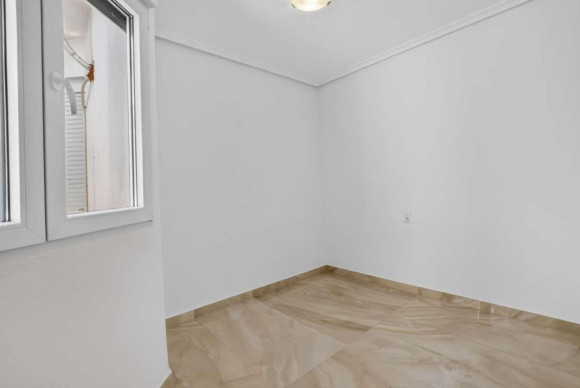 Herverkoop - Appartement  - Torrevieja - torrevieja