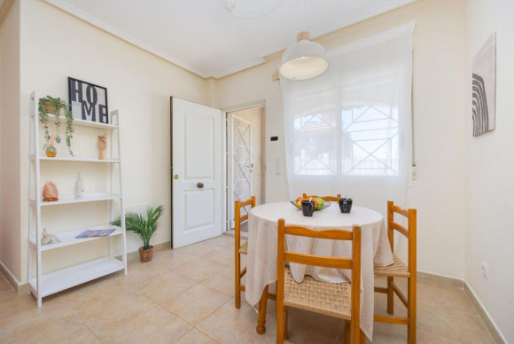 Resale - Villa - Torrevieja - torrevieja