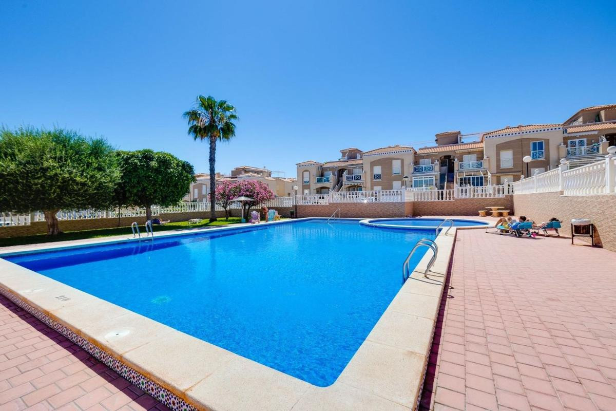 Resale - Villa - Torrevieja - torrevieja